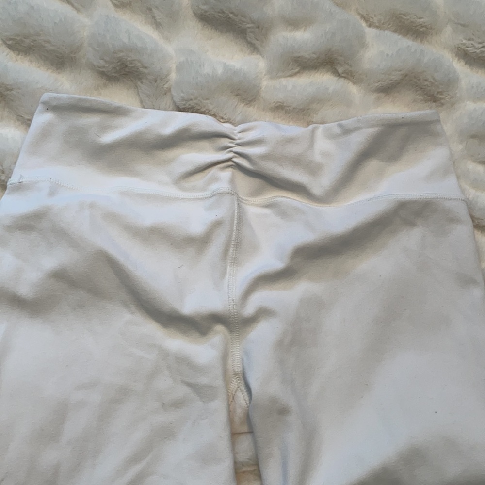 Lululemon cropped with split - Picture 3 of 4